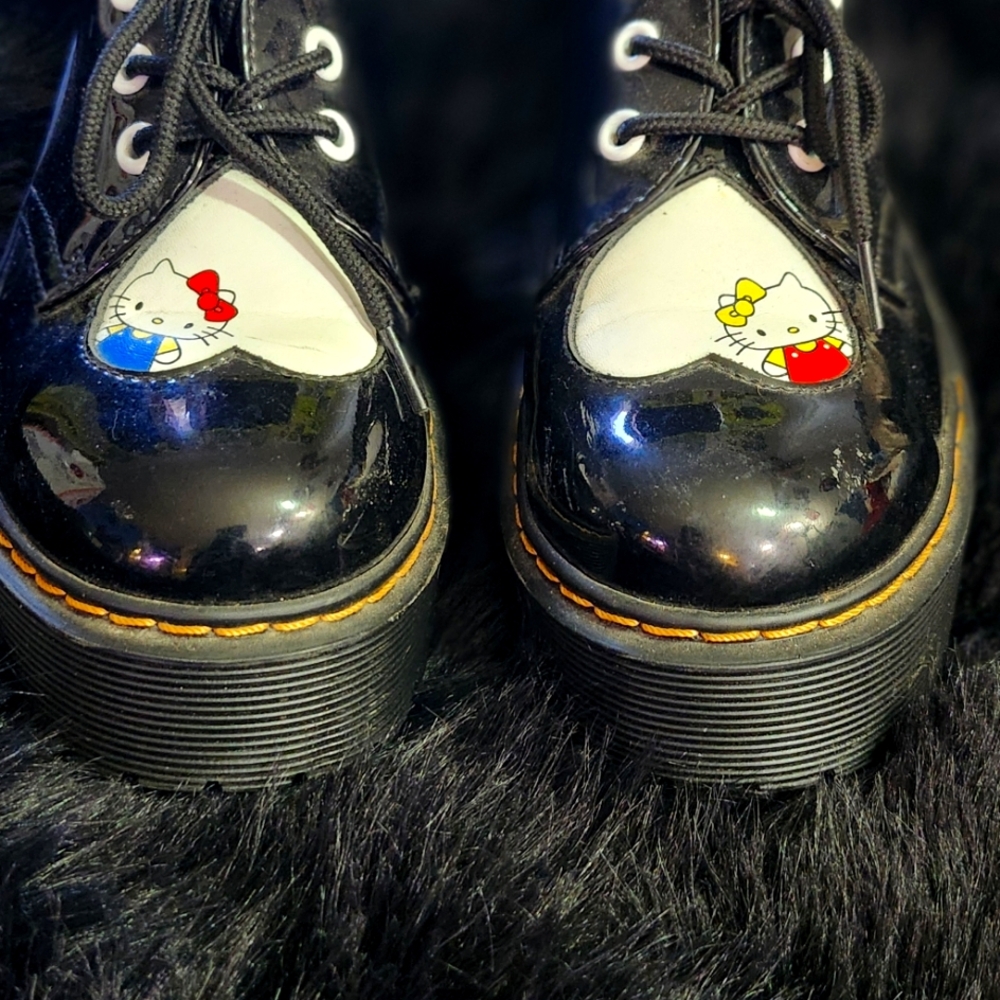 Hello kitty shoes